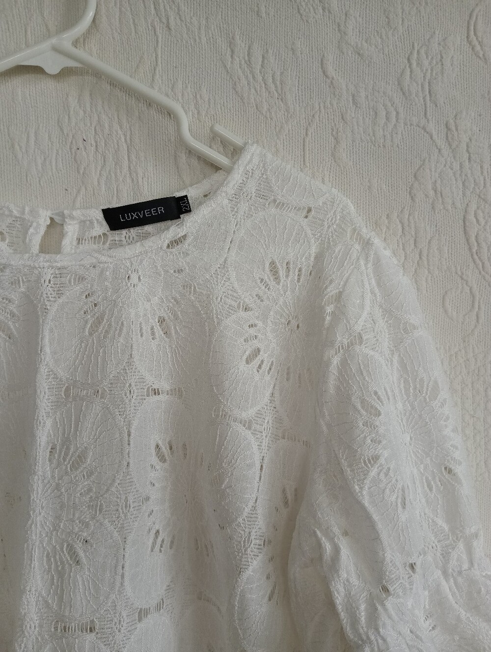 Luxveer White Lace Eyelet Blouse Plus Short Sleeve - Picture 6 of 10